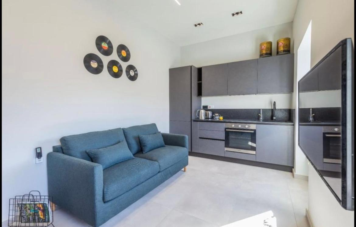 New - Designer Finished 1 Bedroom Apartment A 5 Minutes Ferry Away From Valletta Mosta Extérieur photo